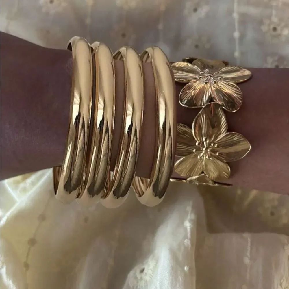 Gold Floral Statement Bracelet - Women's Jewelry R100